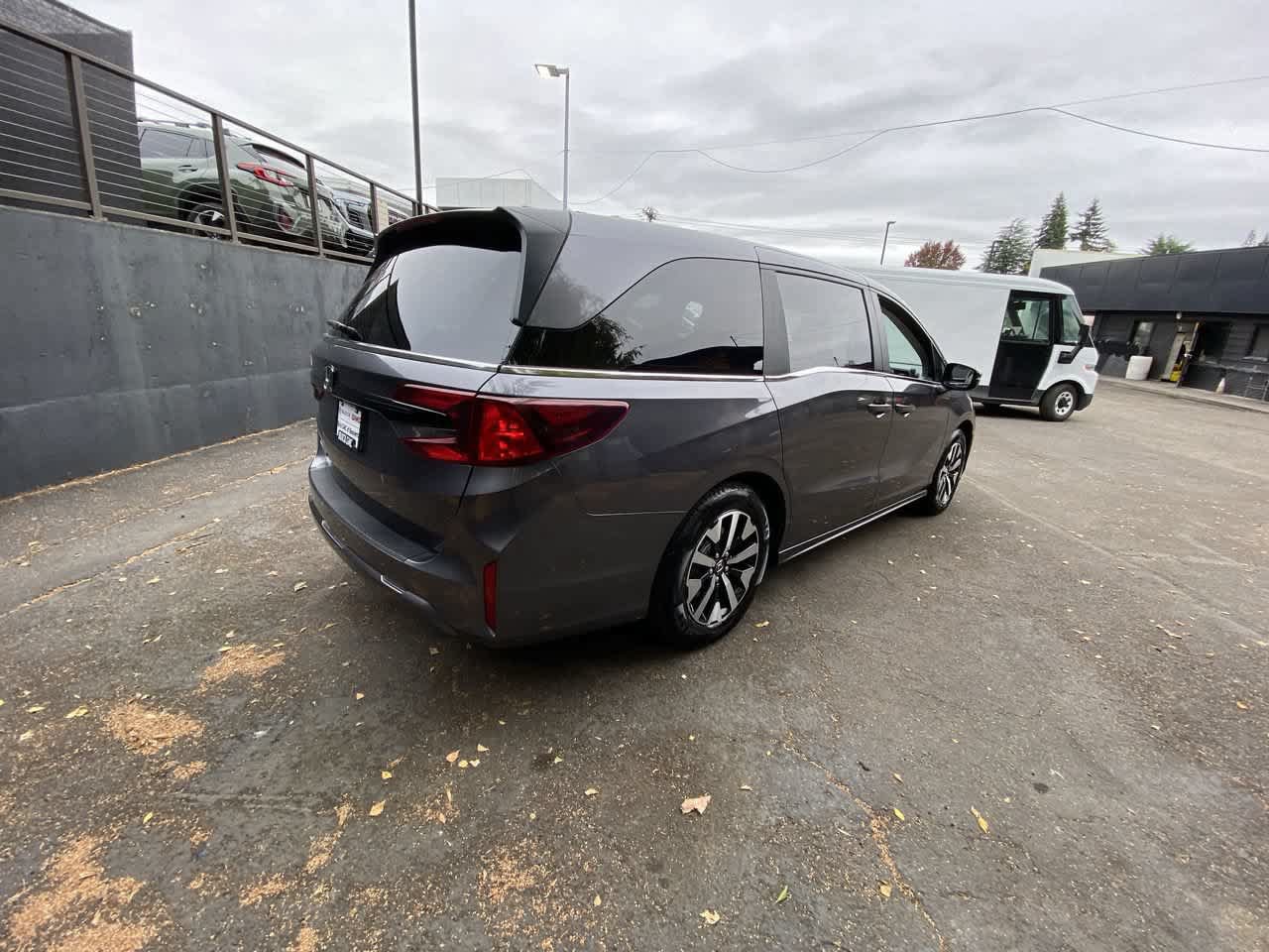 Used 2025 Honda Odyssey EX-L image 6