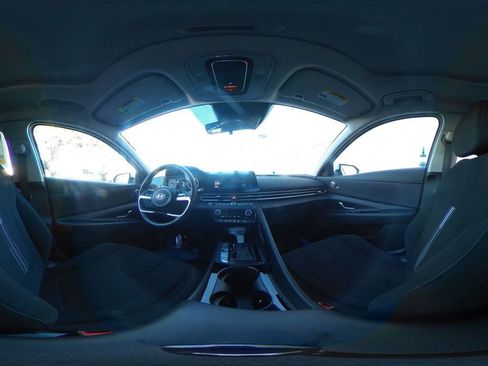 Used 2025 Hyundai Elantra SEL image 43