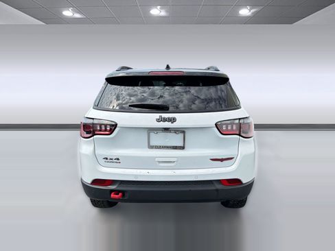 Used 2025 Jeep Compass Trailhawk AWD/4WD image 9