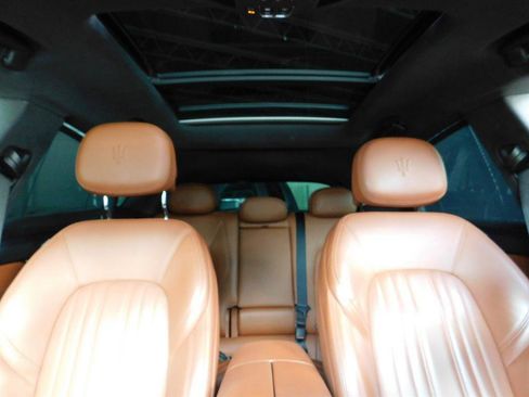 Used 2017 Maserati Levante w/ Luxury Package image 11