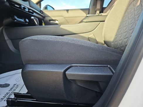 New 2026 Nissan Kicks SV w/ SV Premium Package image 31