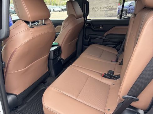 Used 2026 Toyota 4Runner Limited AWD/4WD image 15