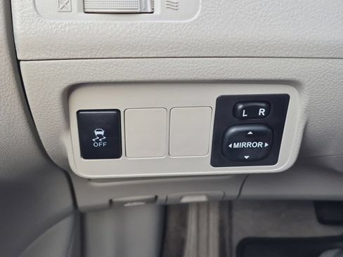 Used 2013 Toyota Corolla LE FWD image 27