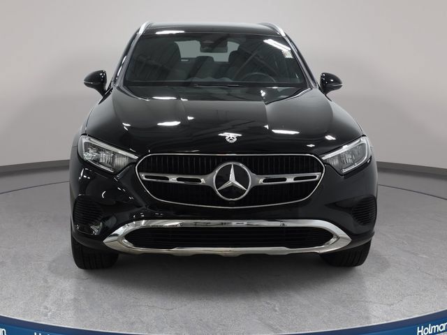 Used 2024 Mercedes-Benz GLC 300 4MATIC image 3