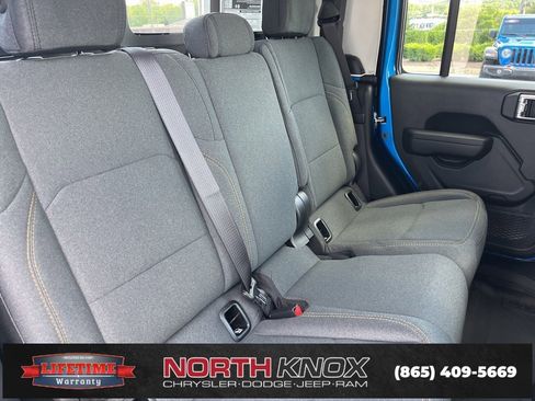 New 2025 Jeep Gladiator Sport image 23