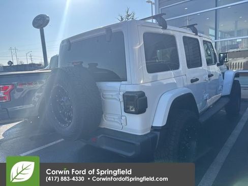 Used 2019 Jeep Wrangler Unlimited Sahara w/ Cold Weather Group image 10