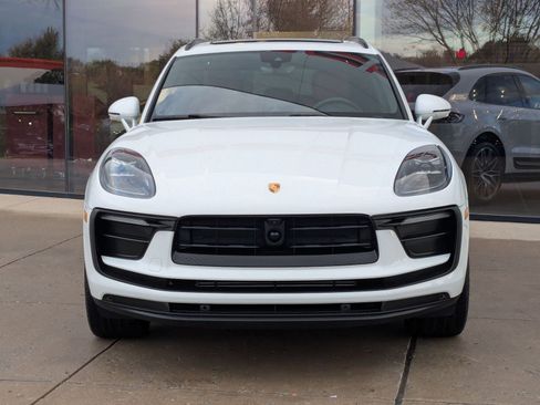 Used 2025 Porsche Macan image 6