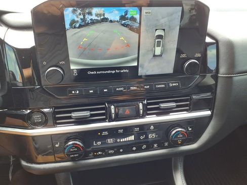 Used 2025 Nissan Pathfinder SL w/ SL Premium Package FWD image 15