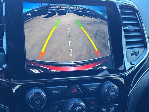 Used 2019 Jeep Grand Cherokee Limited image 21