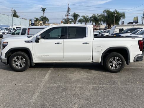 Used 2022 GMC Sierra 1500 SLT w/ SLT Convenience Package image 11