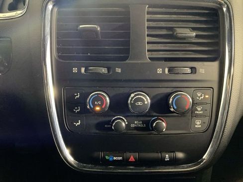 Used 2017 Dodge Grand Caravan SE FWD image 43