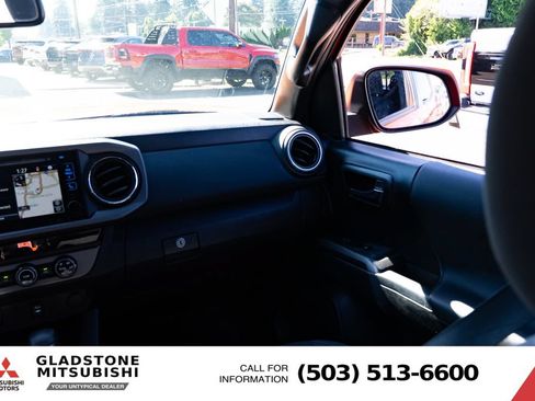 Used 2017 Toyota Tacoma TRD Off-Road w/ Tow Package AWD/4WD image 11
