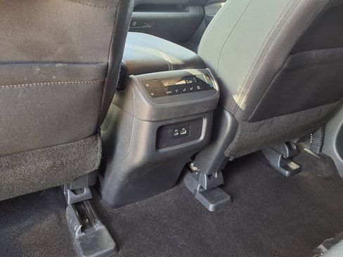 Used 2025 Nissan Pathfinder SV AWD/4WD image 20