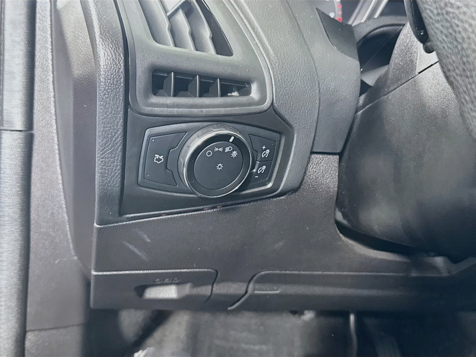Used 2014 Ford Focus SE FWD image 11