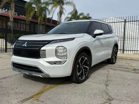 Used 2022 Mitsubishi Outlander SEL image 1