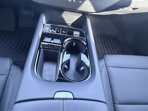 Certified 2025 Nissan Murano SV image 18