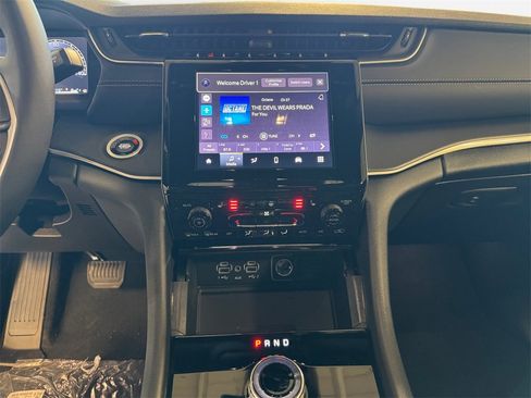 New 2025 Jeep Grand Cherokee L Laredo w/ Luxury Tech Group I image 22