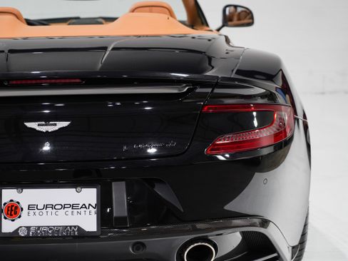 Used 2017 Aston Martin Vanquish Volante RWD image 37