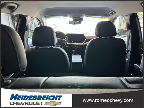 Used 2024 Chevrolet Trax LT w/ Driver Confidence Package FWD image 30