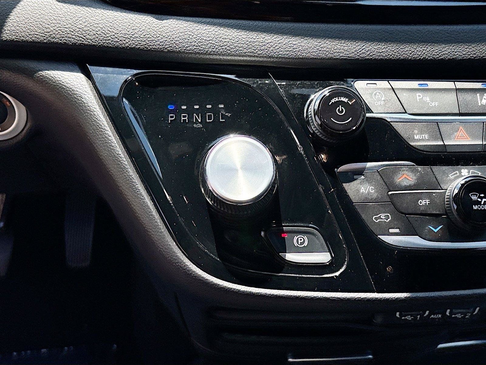 Used 2025 Chrysler Pacifica Select FWD image 16