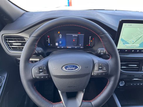 New 2026 Ford Escape ST-Line w/ Tech Pack #1 image 18