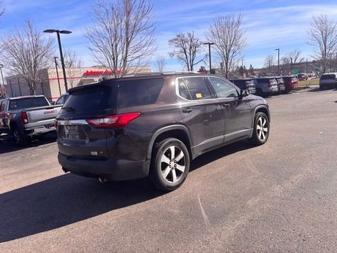 Used 2019 Chevrolet Traverse LT w/ LT Premium Package image 6