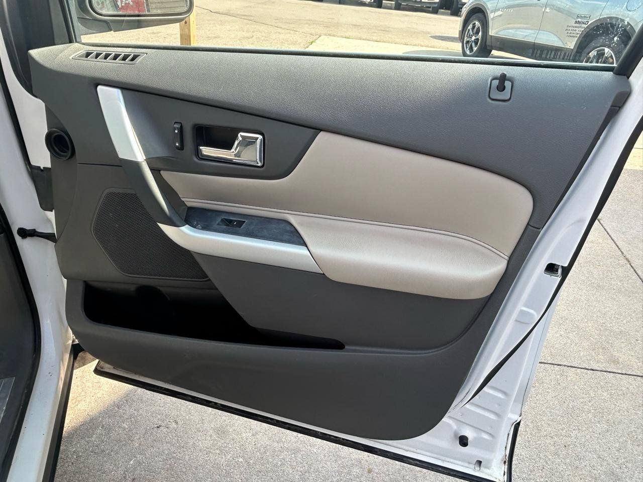 Used 2011 Ford Edge Limited FWD image 16