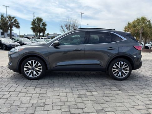 Used 2020 Ford Escape Titanium image 12