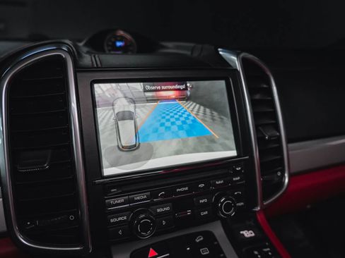 Used 2015 Porsche Cayenne Turbo image 71