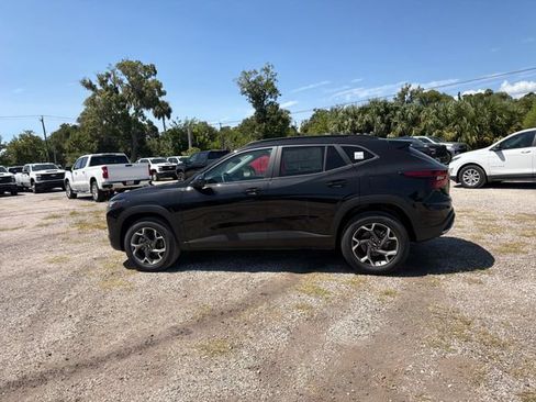 New 2026 Chevrolet Trax LT w/ LT Convenience Package FWD image 5