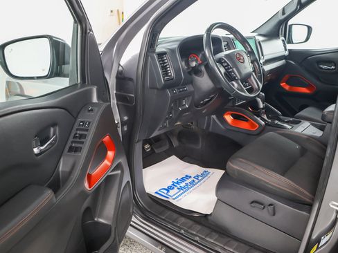 Used 2022 Nissan Frontier PRO-4X AWD/4WD image 3