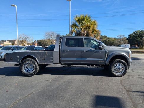 New 2025 Ford F550 4x4 Crew Cab Super Duty image 3