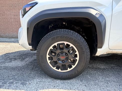 Used 2026 Toyota Tacoma TRD Off-Road AWD/4WD image 10
