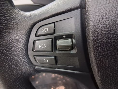 Used 2018 BMW 320i Sedan RWD image 15
