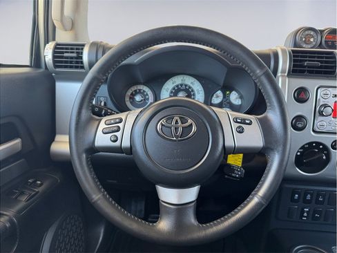 Used 2011 Toyota FJ Cruiser 4WD w/ Upgrade Pkg image 13