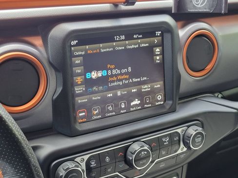 Used 2021 Jeep Gladiator Mojave AWD/4WD image 17