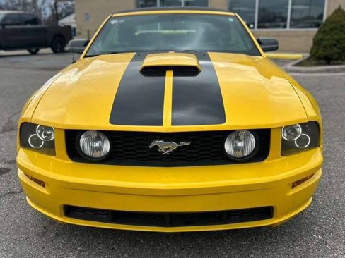 Used 2006 Ford Mustang GT Premium image 2