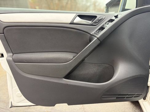 Used 2013 Volkswagen Golf 4-Door FWD image 11