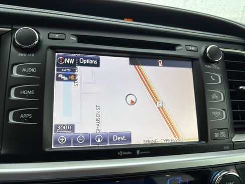 Used 2015 Toyota Highlander XLE AWD/4WD image 18
