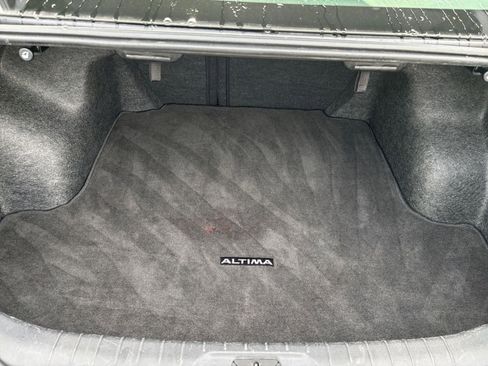 Used 2025 Nissan Altima 2.5 SV FWD image 34