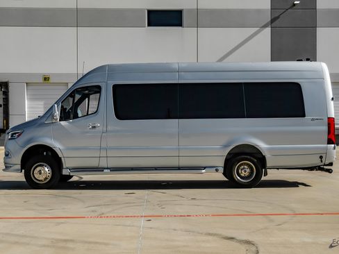Used 2023 Mercedes-Benz Sprinter 3500 w/ Parking Package image 5
