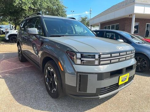 Used 2025 Hyundai Santa Fe SEL image 2