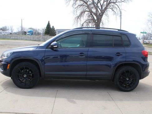 Used 2015 Volkswagen Tiguan SE image 3