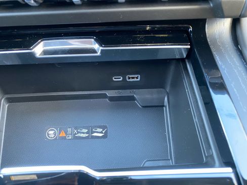 New 2026 GMC Yukon XL AT4 Ultimate w/ LPO, Floor Liner Package image 21