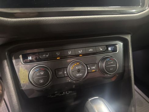 Used 2019 Volkswagen Tiguan SEL Premium image 23