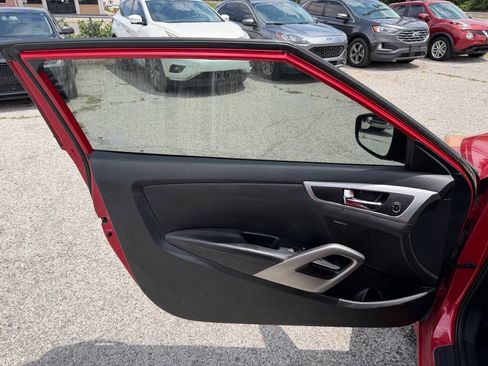 Used 2016 Hyundai Veloster w/ Option Group 02 FWD image 10