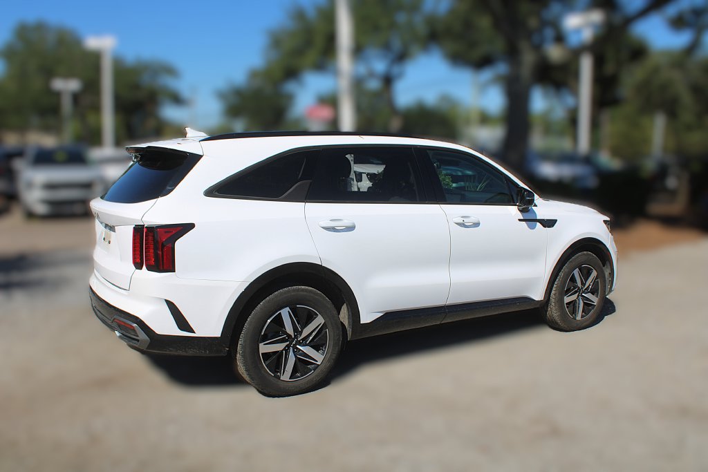 Certified 2023 Kia Sorento S w/ Panoramic Sunroof Package FWD image 6