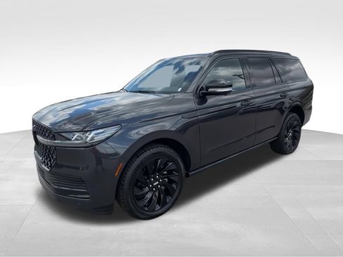 New 2026 Lincoln Navigator Reserve w/ Jet Appearance Package AWD/4WD image 5