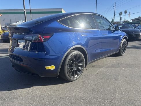 Used 2022 Tesla Model Y Long Range image 6