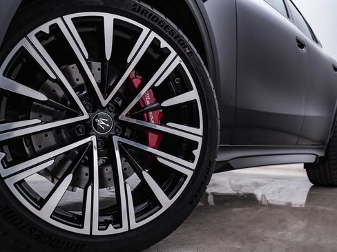 New 2025 Maserati Grecale Trofeo image 5